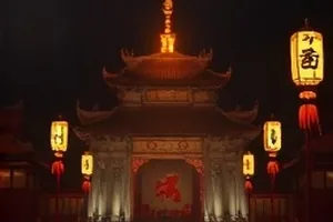 《长夜点灯人》封面：雪夜电线杆上的抢修灯
